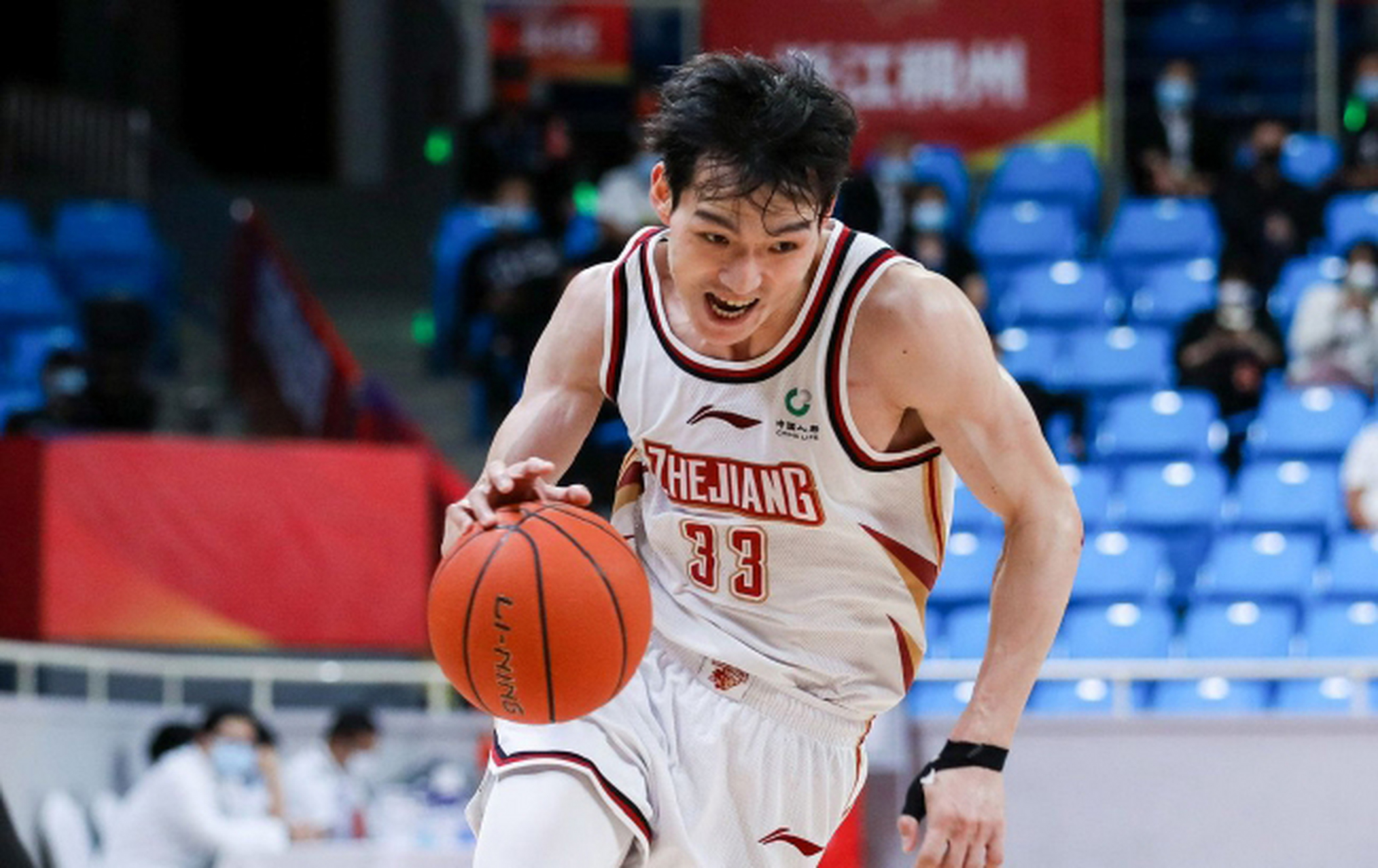 英雄联盟赔率-里程碑夜马赛手感冰凉，足总杯国际比赛日刷纪录，管理层满意，资深球员宣示担当的简单介绍